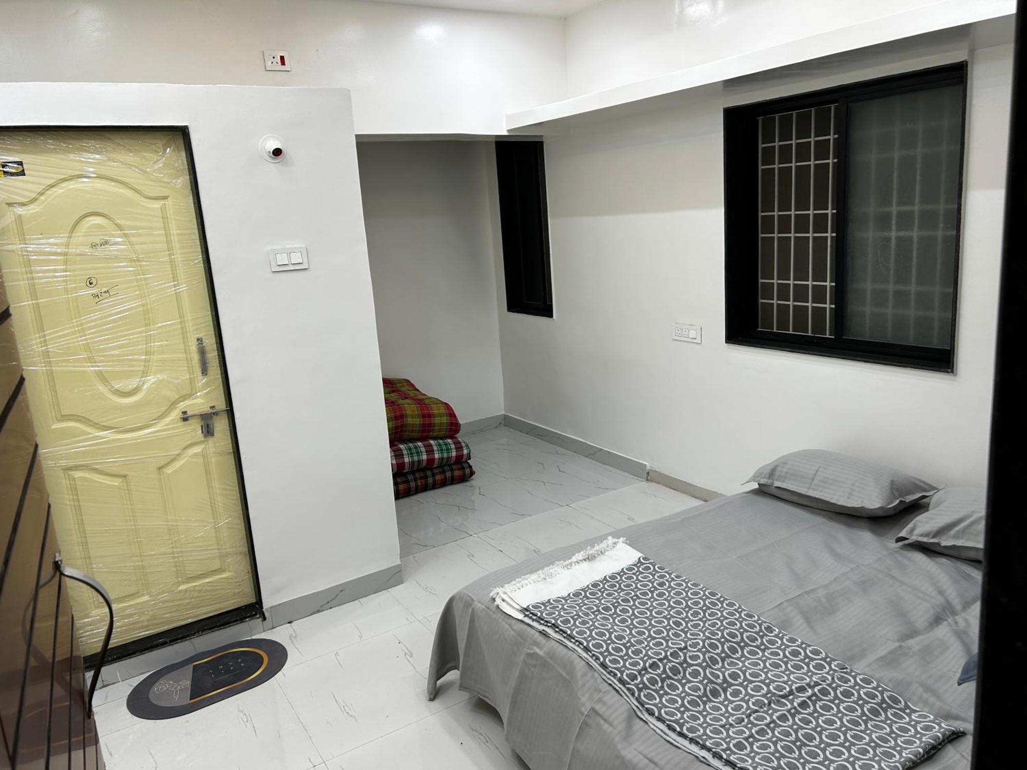 Akalkot Vatavriksha Guest House,Akkalkot מראה חיצוני תמונה