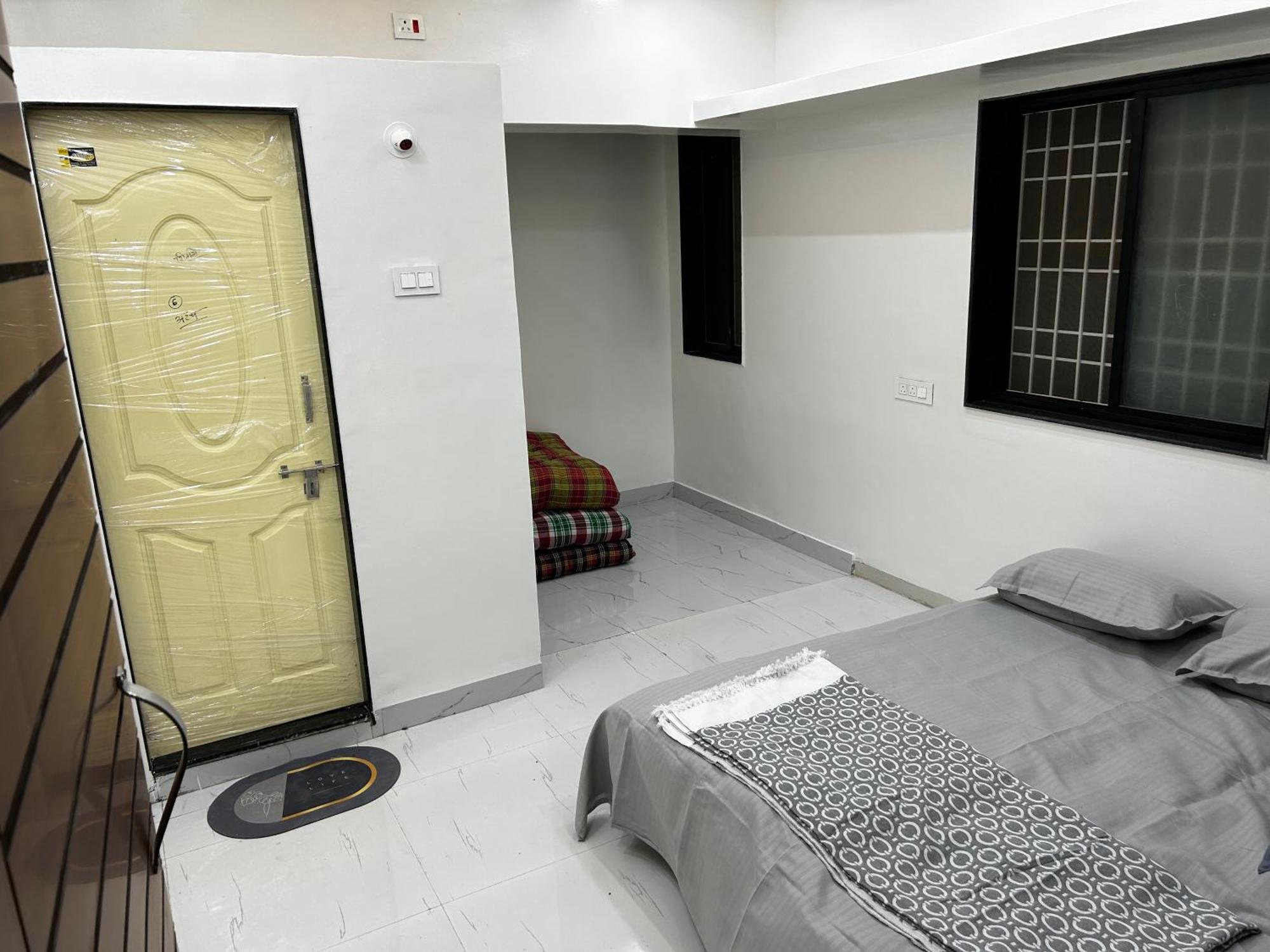 Akalkot Vatavriksha Guest House,Akkalkot מראה חיצוני תמונה