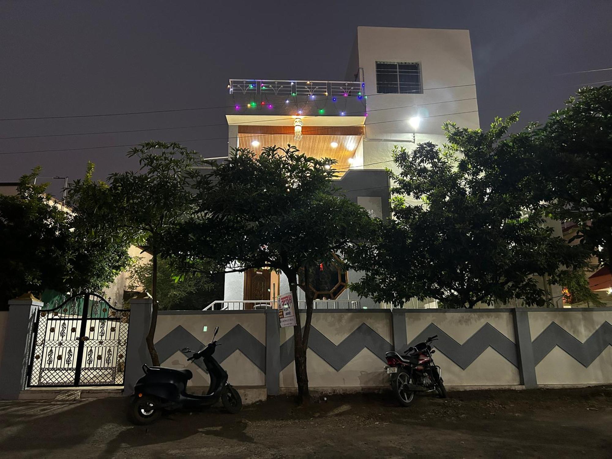 Akalkot Vatavriksha Guest House,Akkalkot מראה חיצוני תמונה