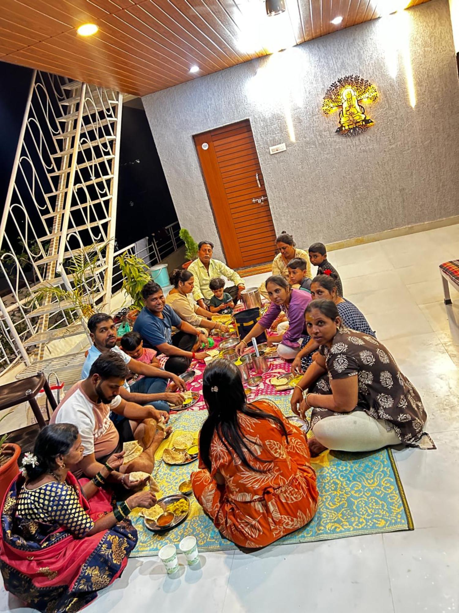Akalkot Vatavriksha Guest House,Akkalkot מראה חיצוני תמונה