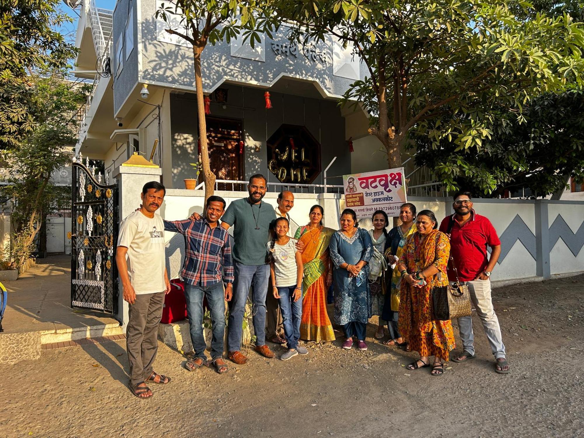 Akalkot Vatavriksha Guest House,Akkalkot מראה חיצוני תמונה